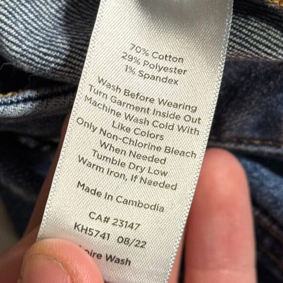 Talbots Barely Boot Jeans Curvy Size 18 Blue Wash Denim Bootcut - Picture 8 of 8